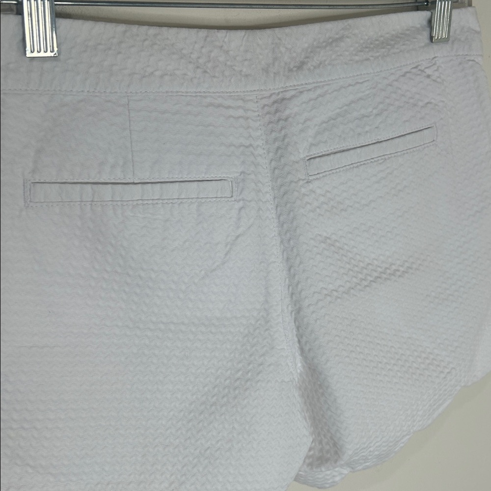 LILLY PULITZER Buttercup Shorts in Resort White Size 2 - Picture 10 of 14